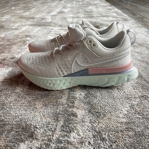 NWT Women's Nike React Infinity Run Shoes
